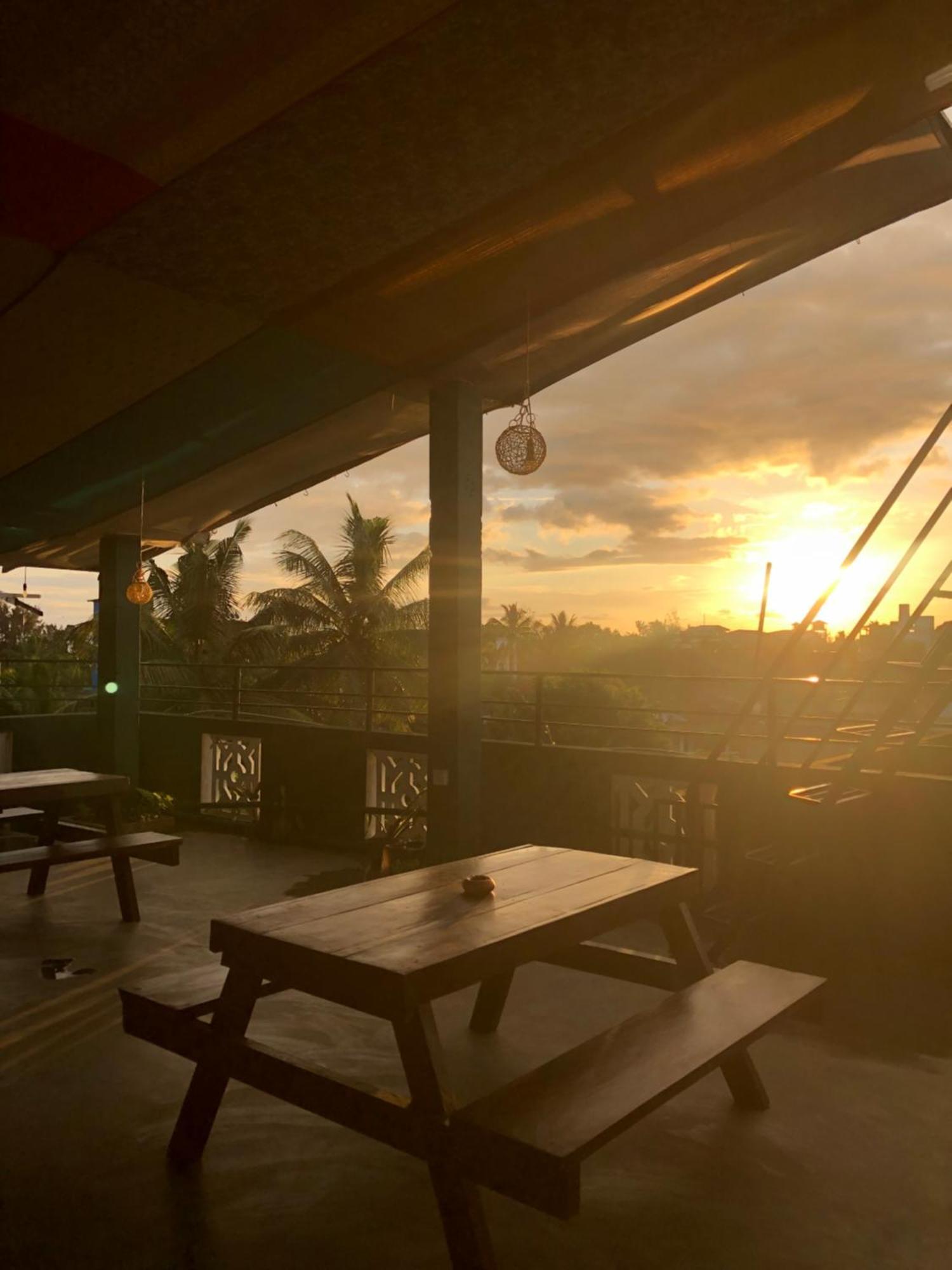 Beach Break Surf Hostel Weligama Eksteriør bilde