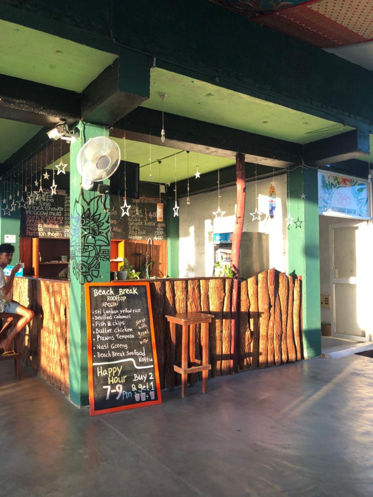Beach Break Surf Hostel Weligama Eksteriør bilde