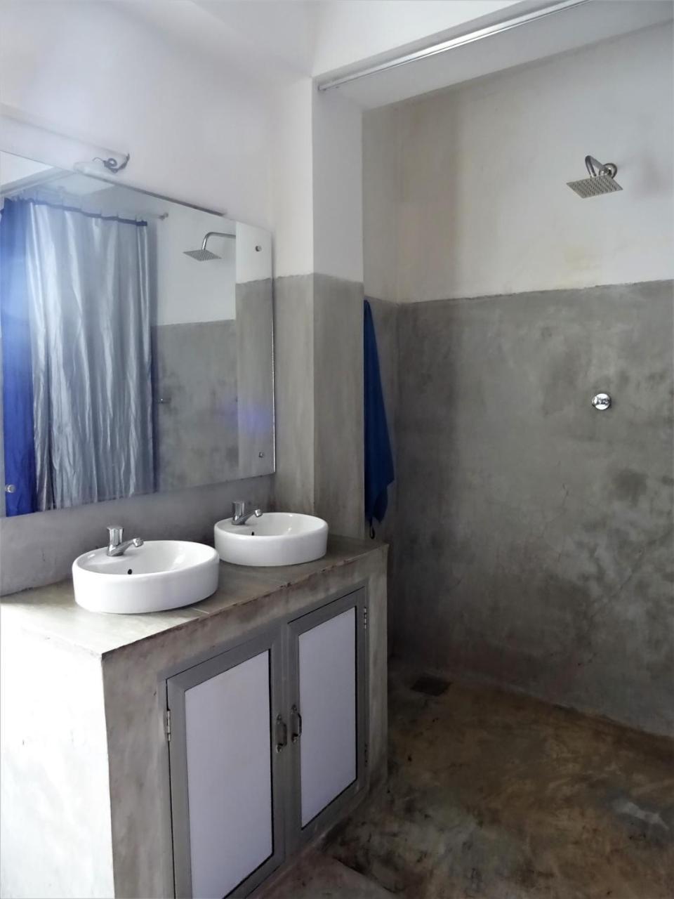 Beach Break Surf Hostel Weligama Eksteriør bilde