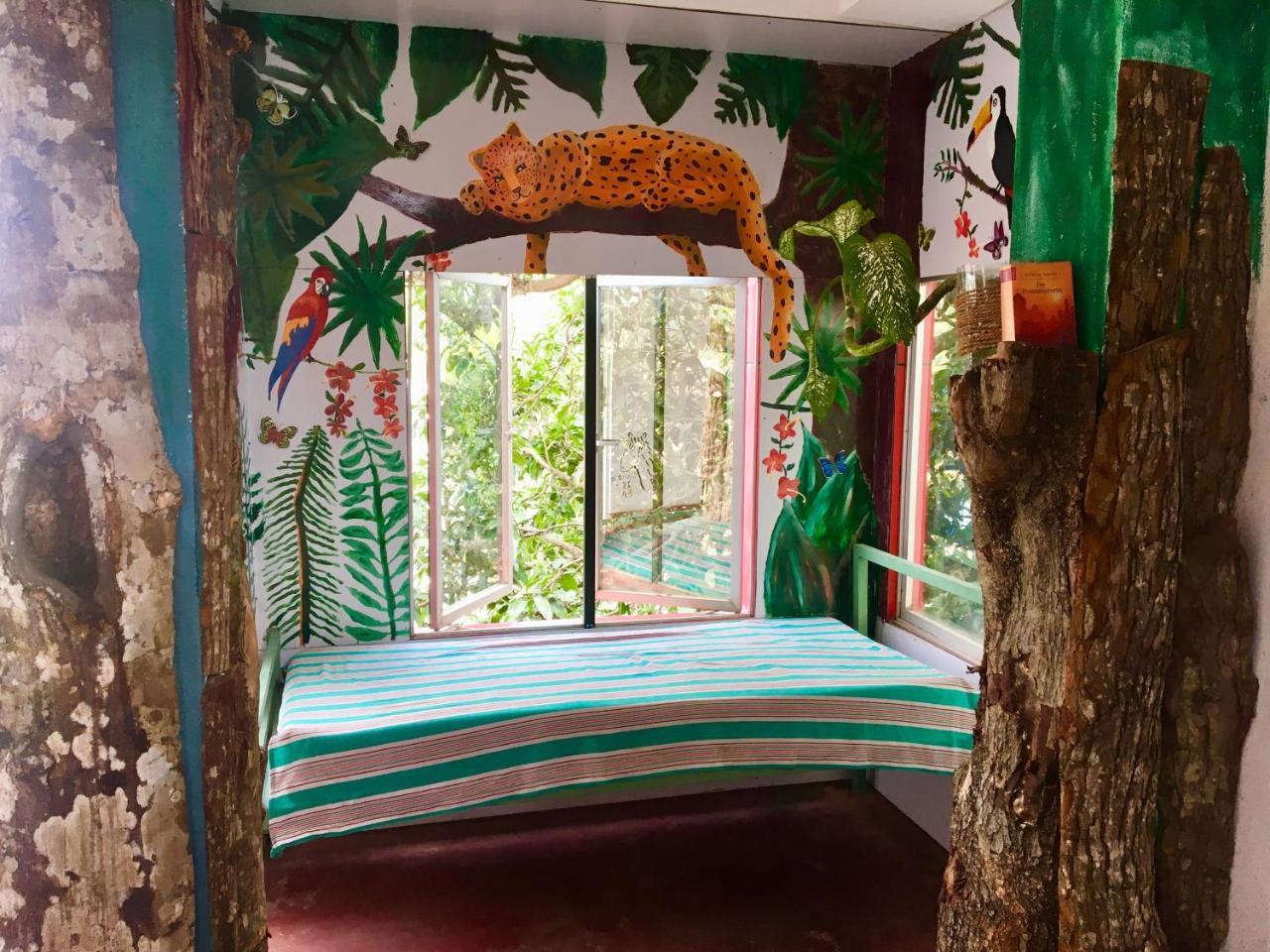 Beach Break Surf Hostel Weligama Eksteriør bilde