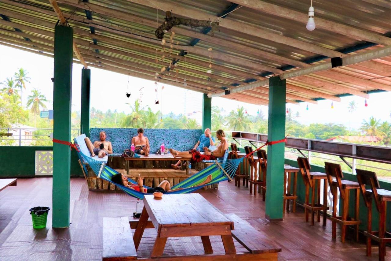 Beach Break Surf Hostel Weligama Eksteriør bilde